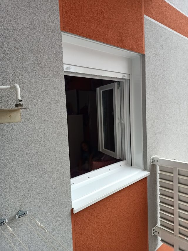 CHIUSURE PER FINESTRE IN PVC E ALLUMINIO