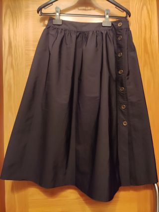 Falda negra midi Zara