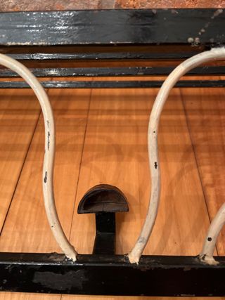 Perchero antiguo de hierro