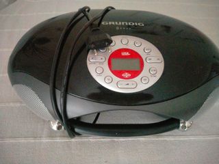 Radio y Reproductor de CD Grundig
