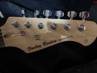 Guitarra eléctrica Júnior y Amplificador 15 W