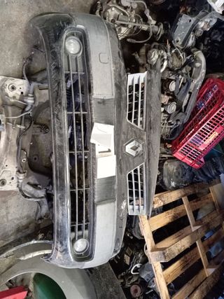 Paragolpe delantero Renault scenicII 2004