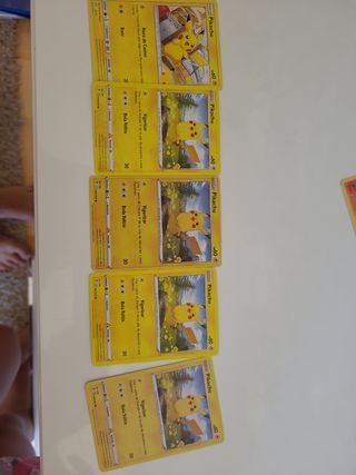 Cromos pokemon pikachu