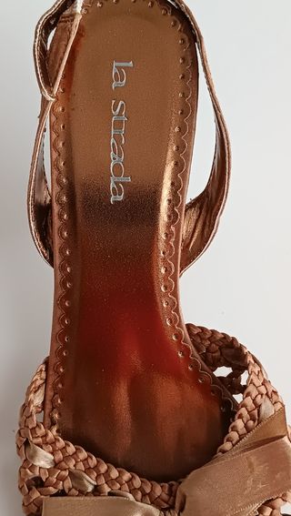 Zapatos dorados