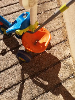 Triciclo niño a pedales