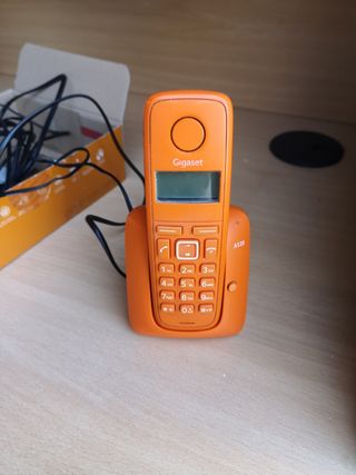 Teléfono INALÁMBRICO 1 negro y 1 naranja