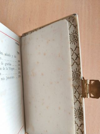 Libro de comunión antiguo.