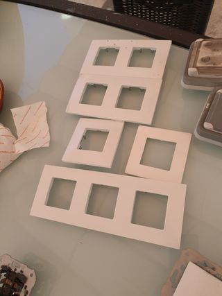 Lote enchufes y embellecedores