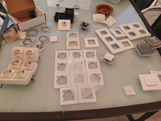 Lote enchufes y embellecedores