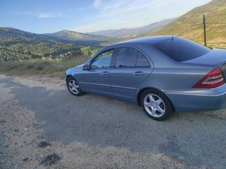 Mercedes-Benz Clase C 2004