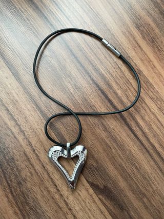 Collar corazon marca Lotus