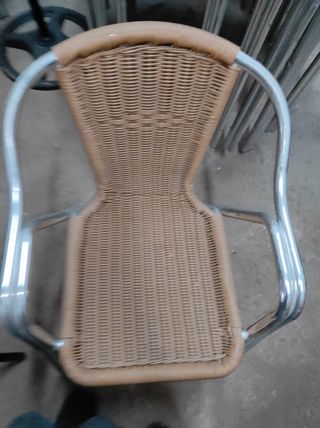 VENTA 4 SILLAS ALUMINIO Y MESA SLUMINIO