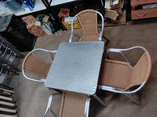 VENTA 4 SILLAS ALUMINIO Y MESA SLUMINIO
