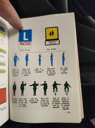Libro autoescuela antiguo 1976