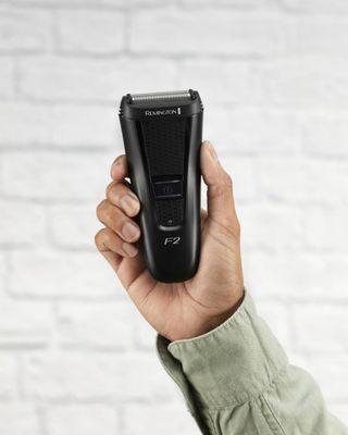 Afeitadora Remington F2