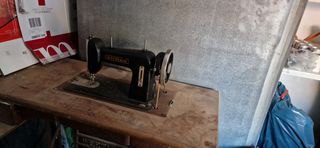 Maquina de coser Wertheim antigua