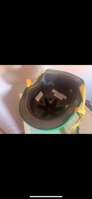Casco protector marca Protec