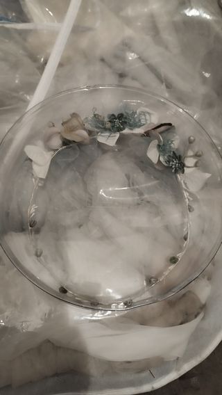 Vestido con corona  de comunión niña