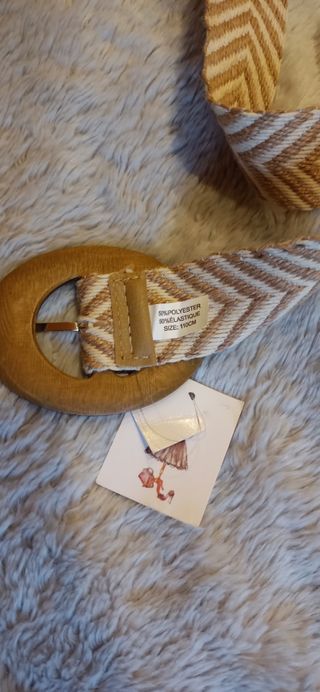 Cinturón hilo con etiqueta