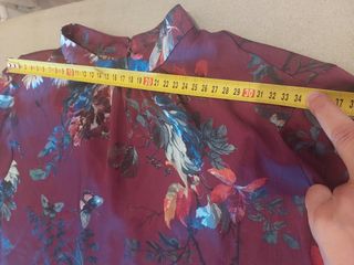 👚🌺 T/L Blusa burdeos estampada flores