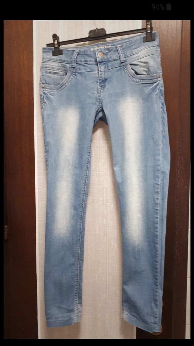 Jeans skinny a vita bassa colore chiaro