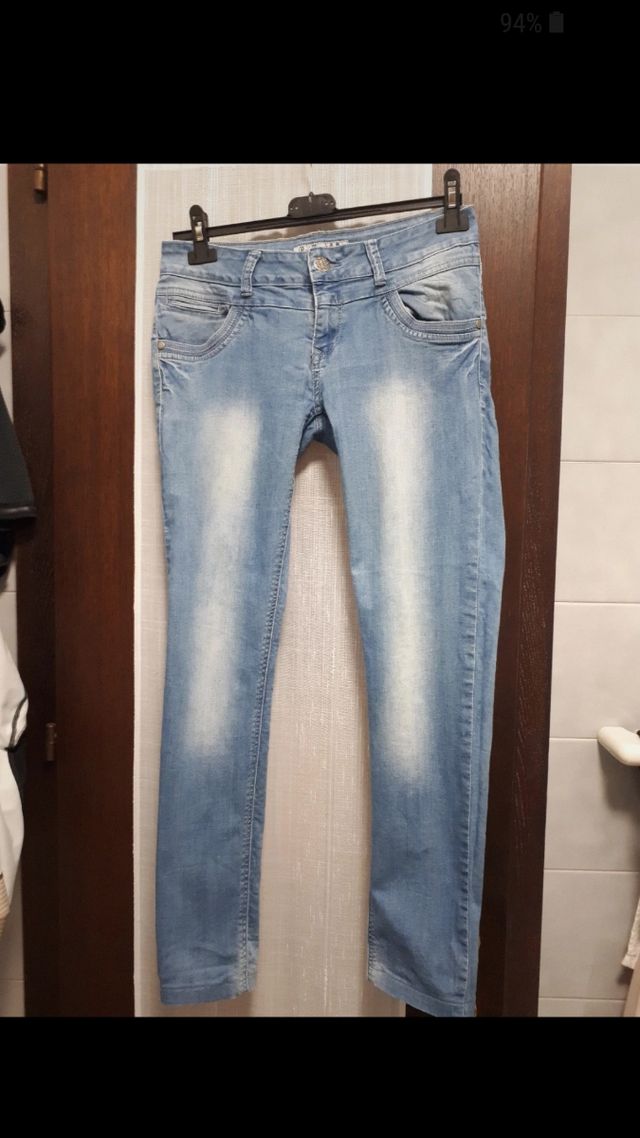 Jeans skinny a vita bassa colore chiaro