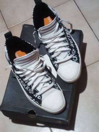 se vende 2 pares de tenis