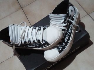 se vende 2 pares de tenis