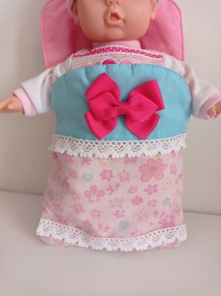 Juguete muñeca bebé en saco de dormir 30 cm