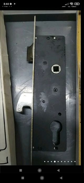 Cerradura seguridad basculante