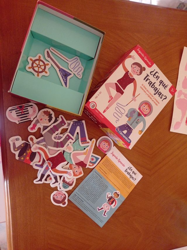 Puzle oficios y personajes. Montessori.
