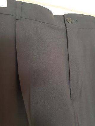 Pantalón de vestir. T. 44