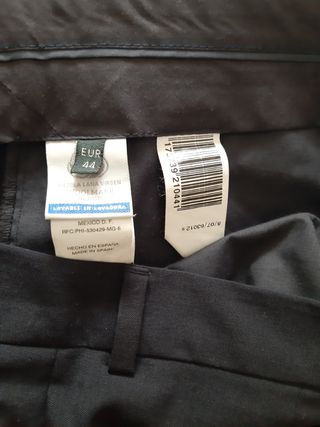 Pantalón de vestir. T. 44
