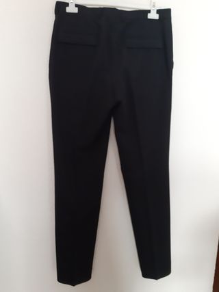 Pantalón de vestir negro. T. 42