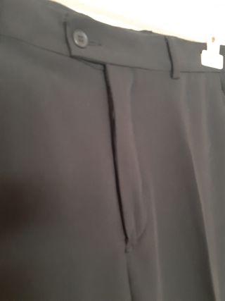 Pantalón de vestir negro. T. 42