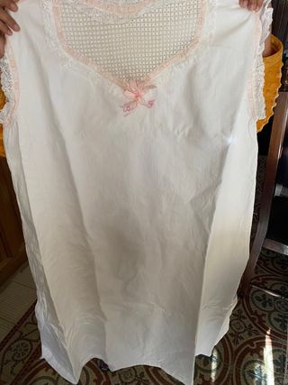 Antiguo camisón de hilo
