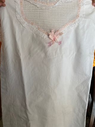 Antiguo camisón de hilo