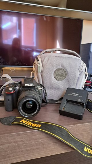 Cámara nikon D5300 con accesorios