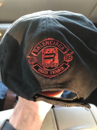balenciaga gorra