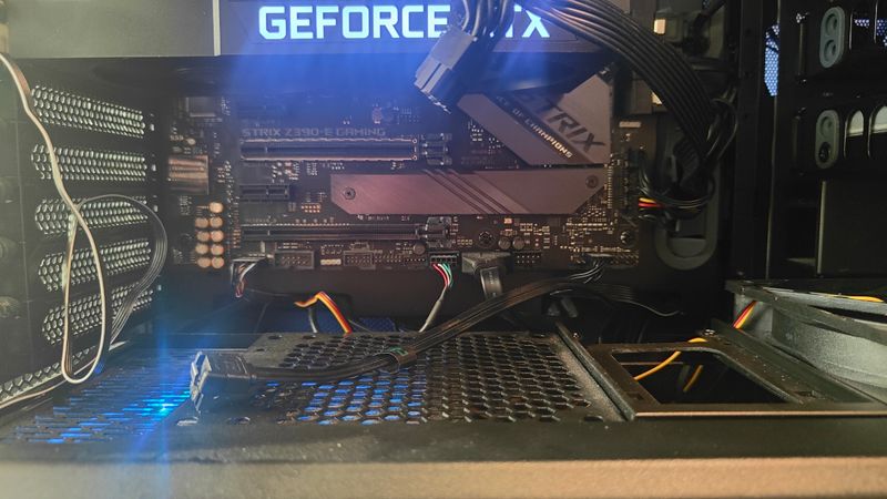 Pc gaming i7 9700k rtx 3060 12Gb 32gb Ram afbeelding 2