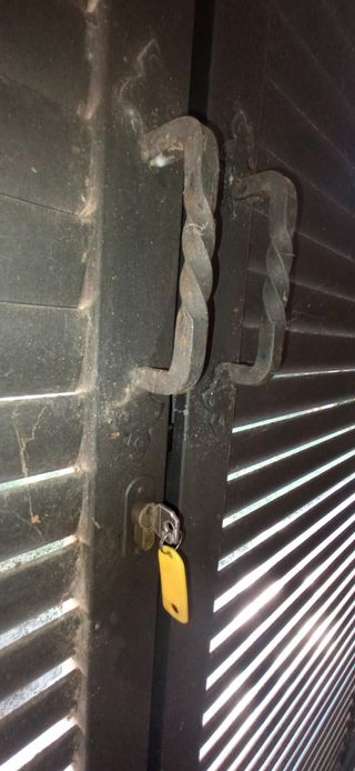 Cierros Metálicos CORREDERAS VENECIANAS