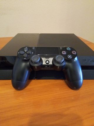 Pack PS4 1TB, mando y 7 juegos