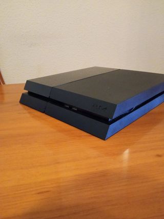 Pack PS4 1TB, mando y 7 juegos