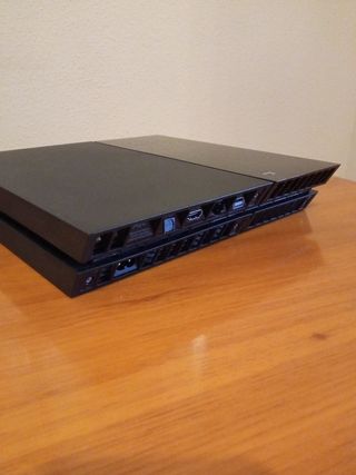 Pack PS4 1TB, mando y 7 juegos