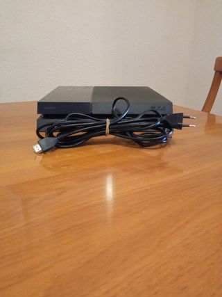 Pack PS4 1TB, mando y 7 juegos
