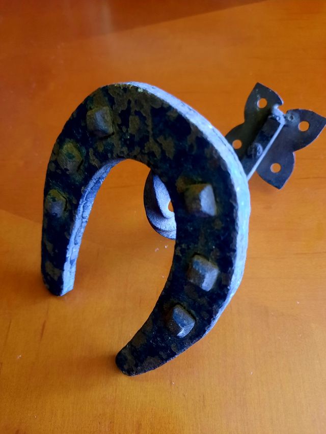 Colgador de herradura.