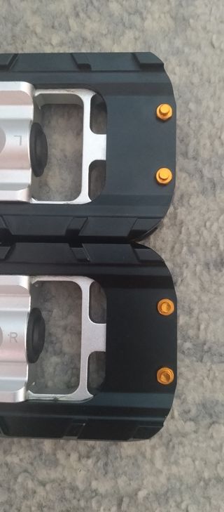 Pedal plegable de aluminio