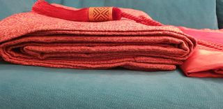 2 Cortinas, 2 visillos y 2  alzapaños.