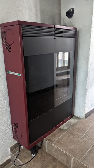Stufa a pellet passadís canalizzabile KELLY.