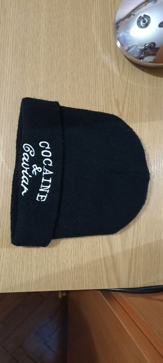 Gorro negro de lana